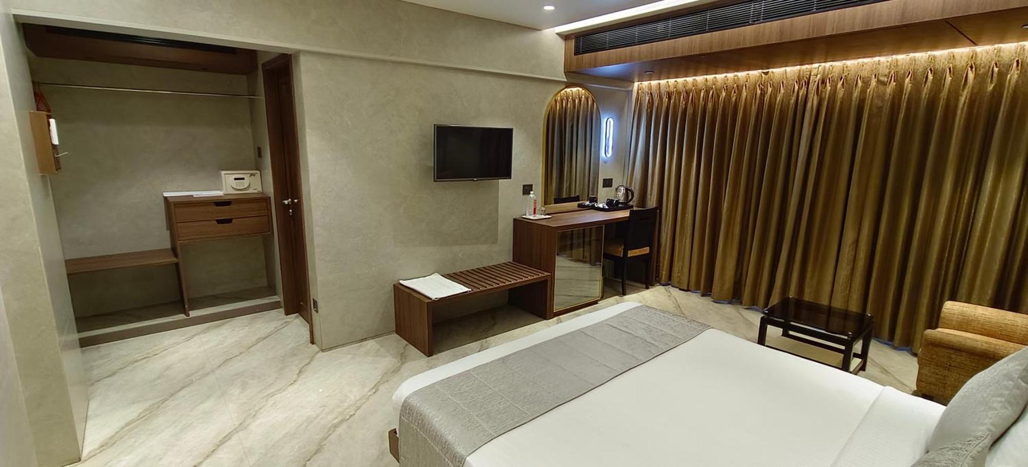 Hotel Archana Residency Мумбай Екстериор снимка