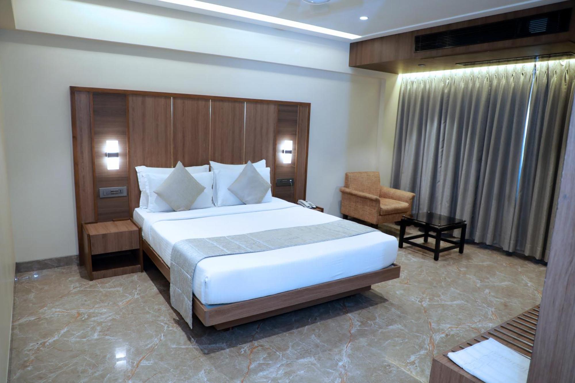 Hotel Archana Residency Мумбай Екстериор снимка