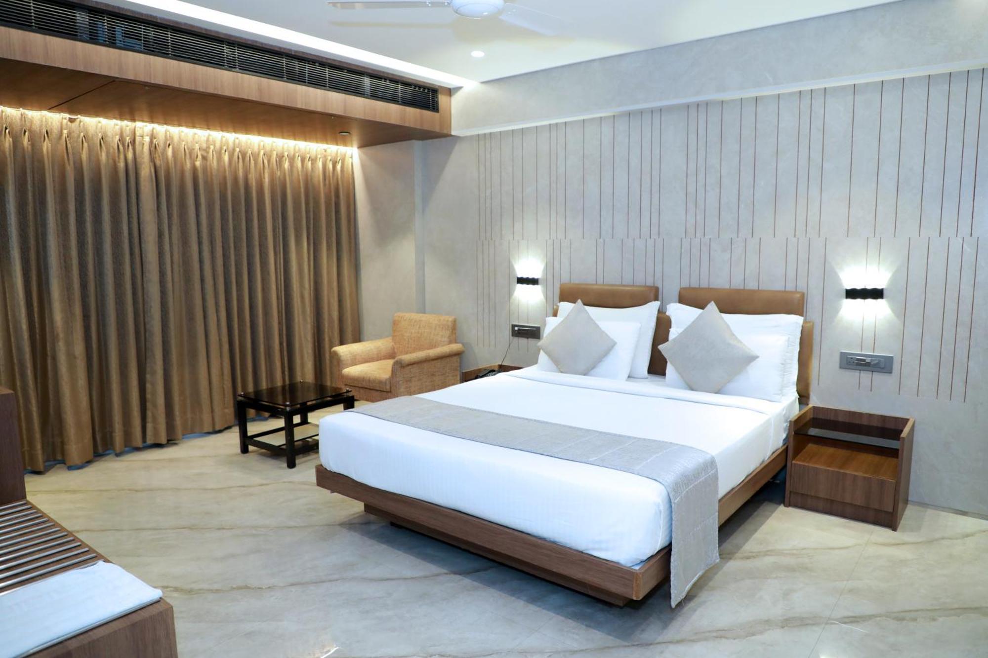 Hotel Archana Residency Мумбай Екстериор снимка